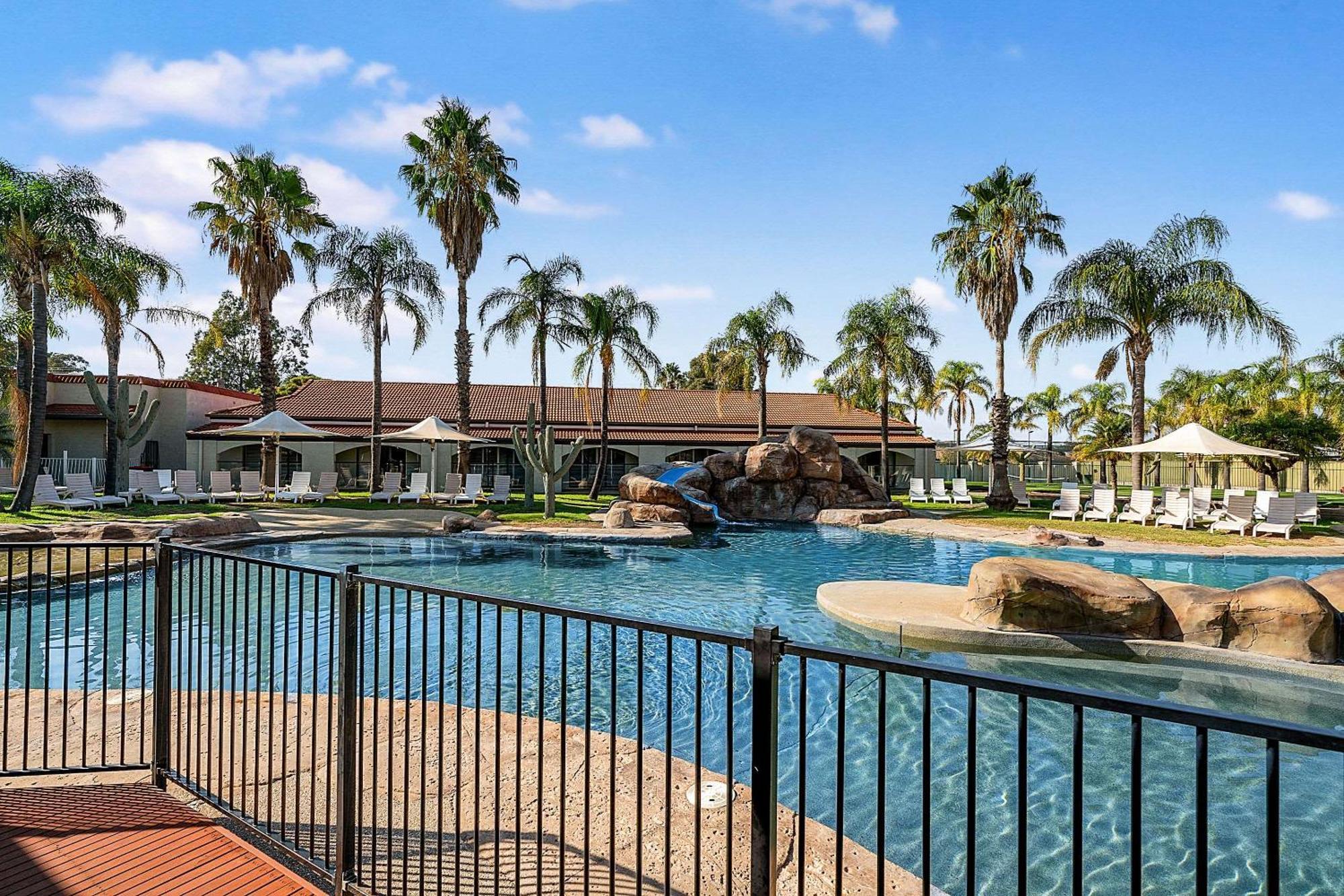 Quality Siesta Resort